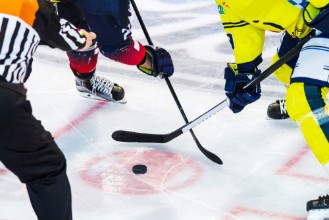Pilt Ice hockey player on the ice