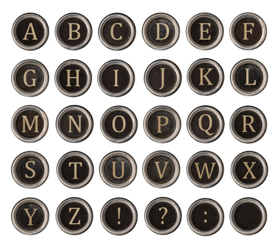 Afbeeldingen van Set of old typewriter keys with alphabet on it isolated on white background