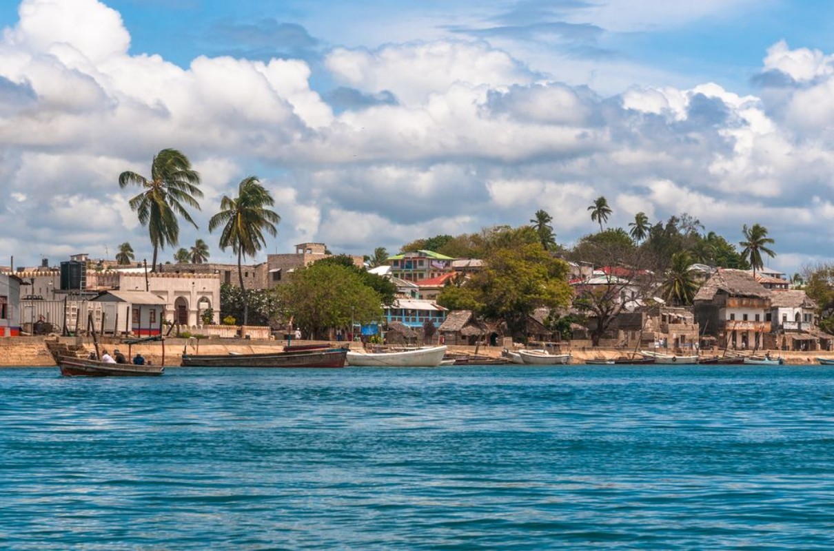 Image de Lamu old town waterfront Kenya UNESCO World Heritage site