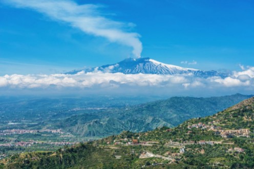 Afbeeldingen van Mount Etna volcano view from Taormina Sicily