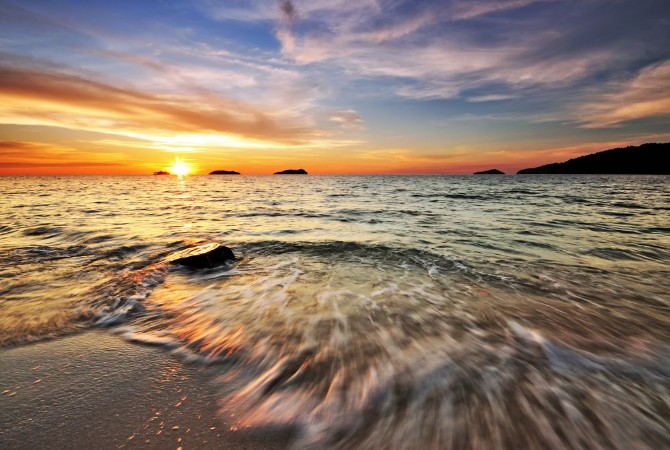 Afbeeldingen van Beautiful sunset at the beach in Kota Kinabalu Sabah Borneo Malaysia