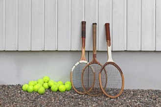 Image de Old wooden rackets at Tennis club
