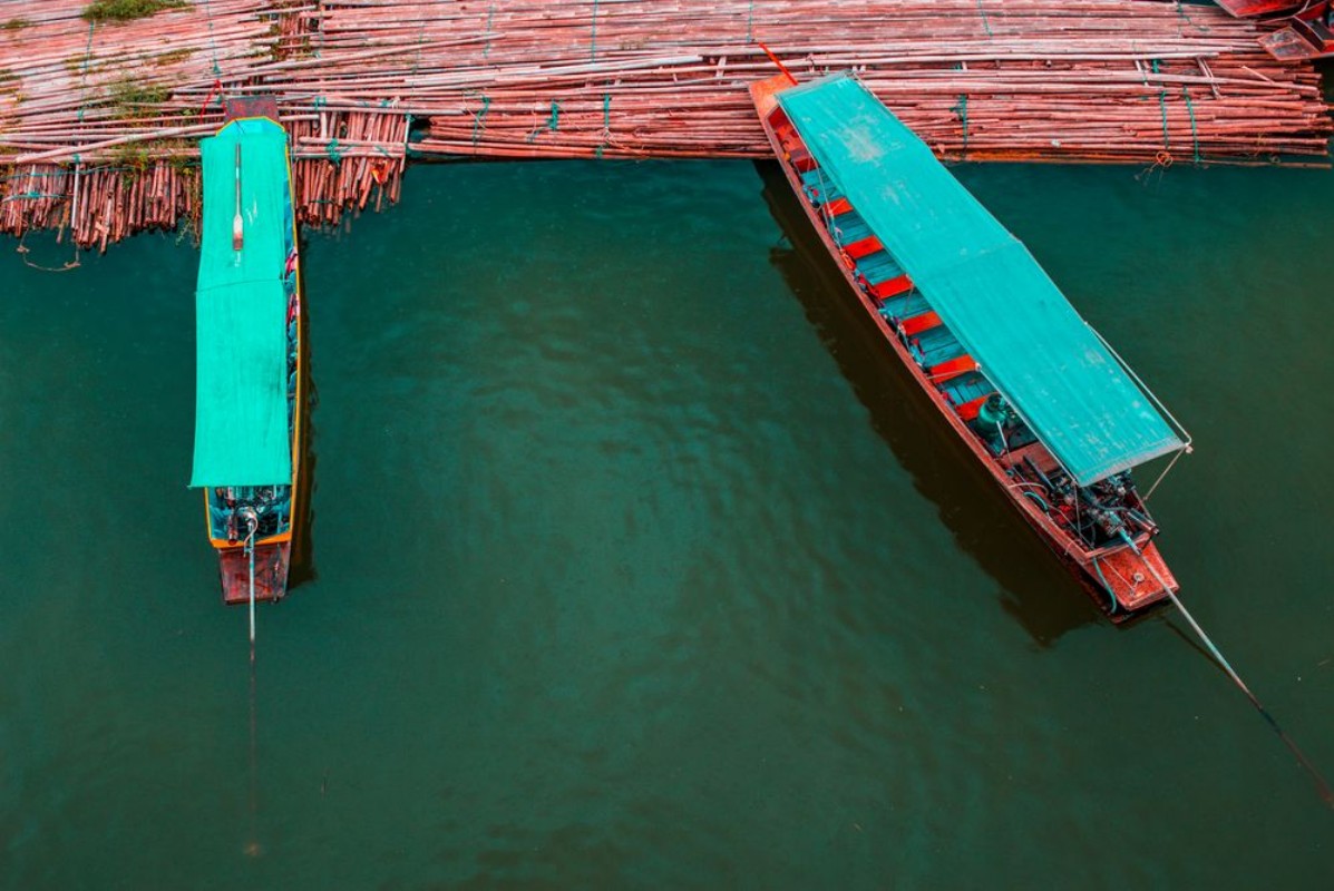 Image de The bamboo bridge Wooden Mon Bridge Sangkhla BuriKanchanaburi