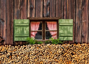 Bild på Fenster auf der Alm