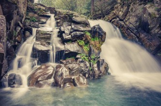 Afbeeldingen van Waterfall Skalnik in Szczawnica Beskid Sadecki mountain range in Polish Carpathian Mountains