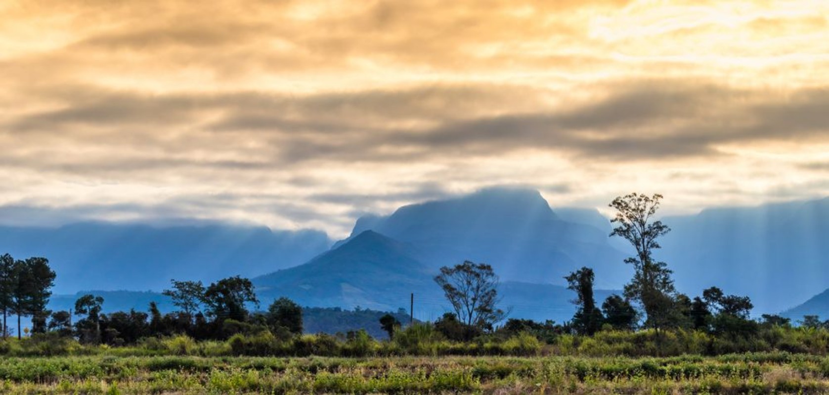 Picture of Montanhas ao entardecer