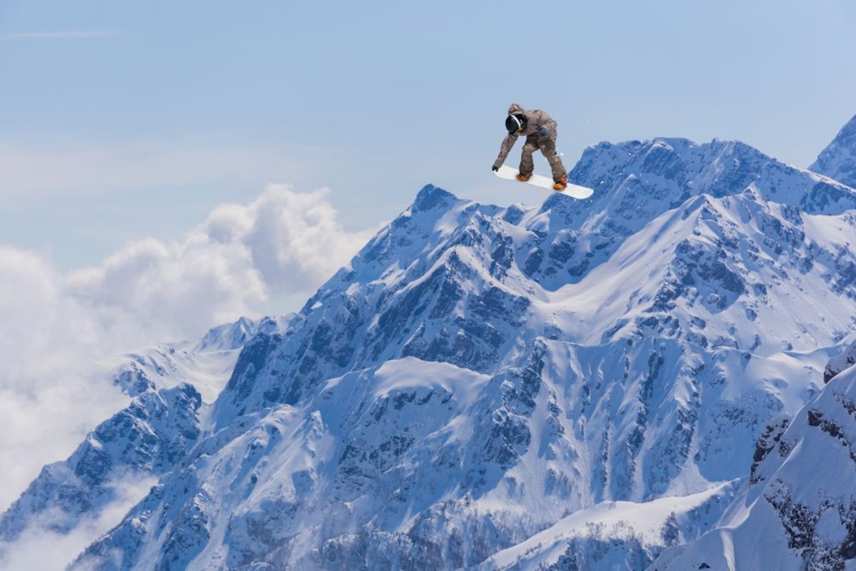Obrazek jumping on mountains