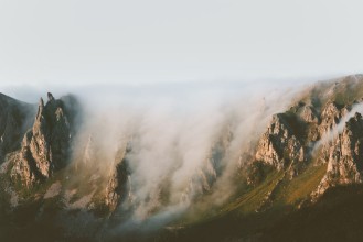 Poza cu Mountains and clouds