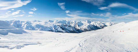 Immagine di Snow covered valley