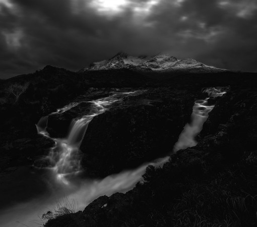 Breaking Through photowallpaper Scandiwall