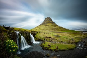 Imagen de Waterfall and Mountain