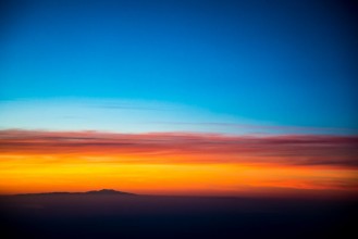 Afbeeldingen van Spectacular sunset flying somewhere over Argentina