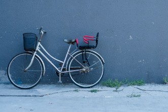 Bild på Urban Bicycle by the Grey Wall