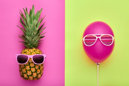 Image de Pineapple and Pink air Balloon Bright Summer Color Accessories Tropical Hipster pineapple with Sunglasses Creative Art concept Minimal style Summer party background Fun