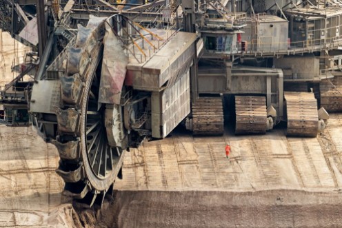 Picture of Bucket-wheel excavator mining