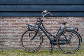 Bild von Bicycle is parking