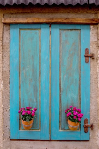 Image de Alte Fensterladen mit Blumen