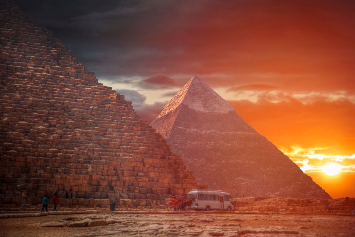 Picture of Egyptian pyramids