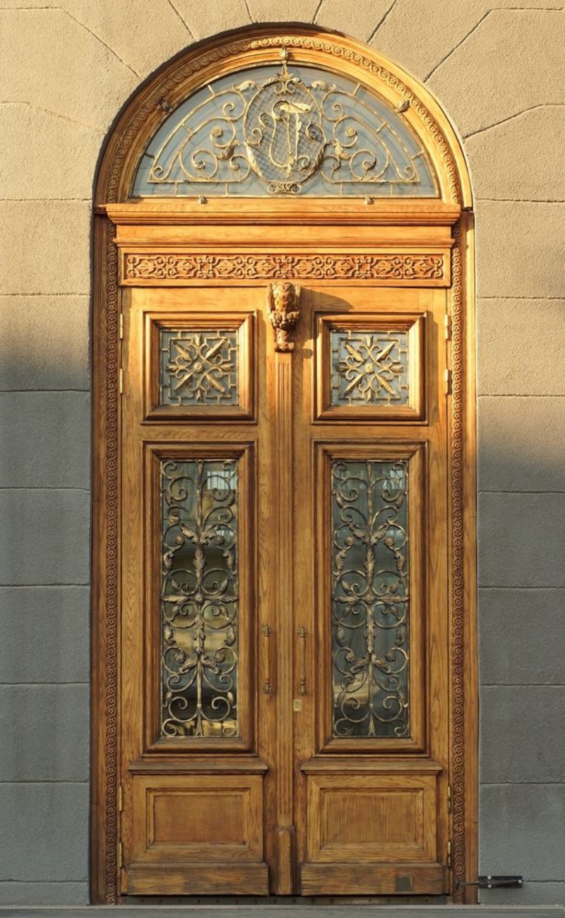 Image de Delicate forging on the door