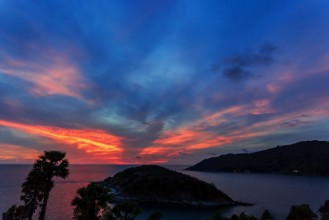 Bild von Dramatic Sunset in Phuket Thailand