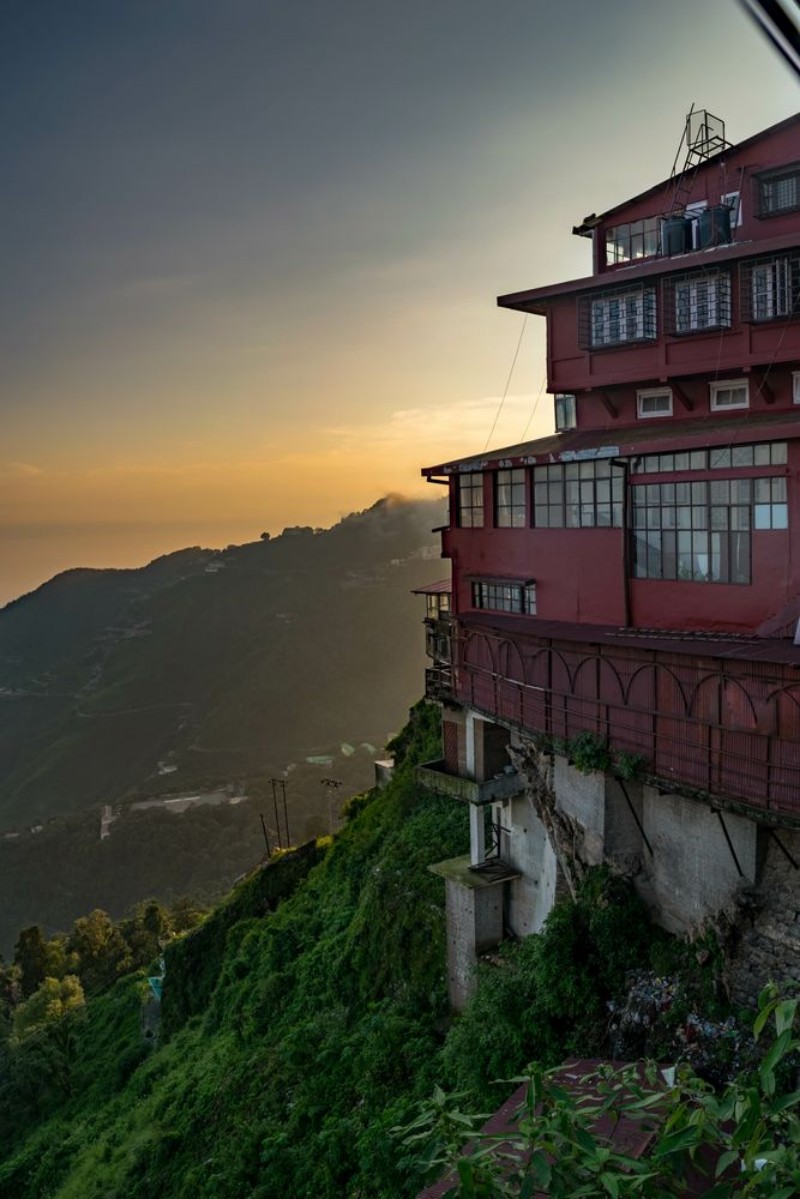 Afbeeldingen van Sunset view in a hill station in India Mussoorie