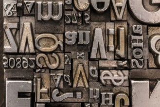 Image de Metal Letterpress TypesA background from many historical typography letters in black and white with white background