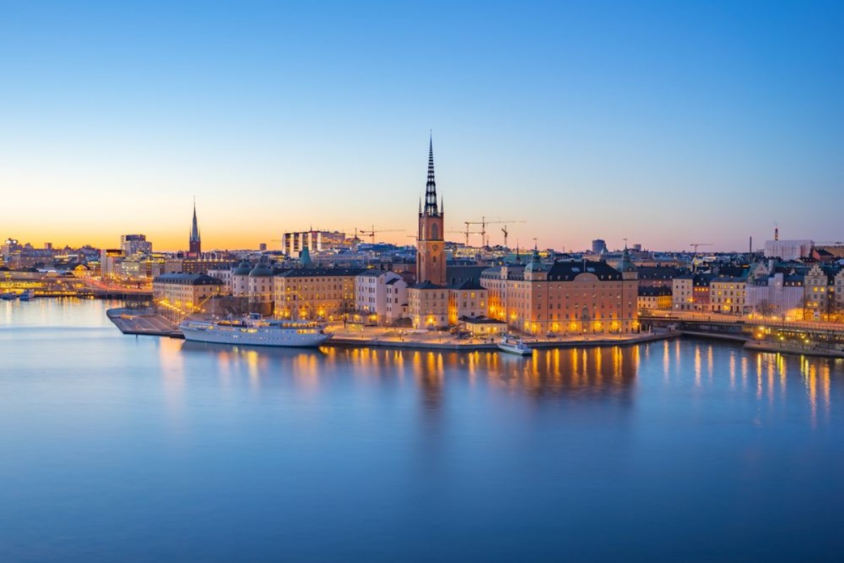 Afbeeldingen van Night view of Stockholm city skyline old town in Sweden