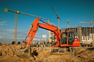 Ritratt ta’ Excavator on construction site