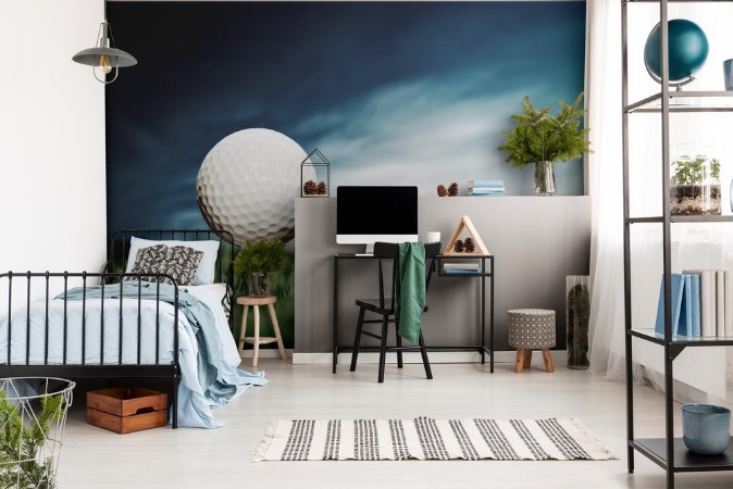 Attēls Golf ball placed on white golf tee on green grass golf course