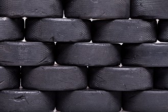 Bild på Wall of Pucks