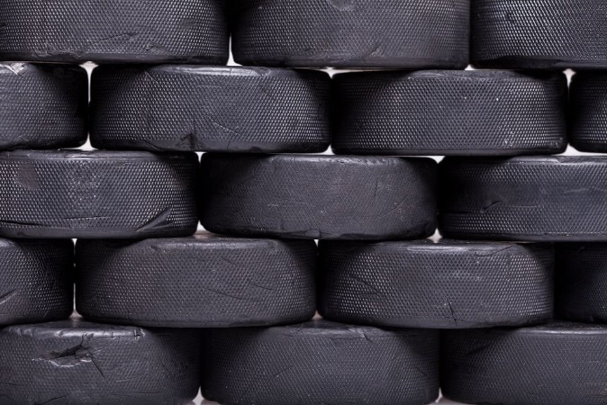 Afbeeldingen van Wall of Pucks