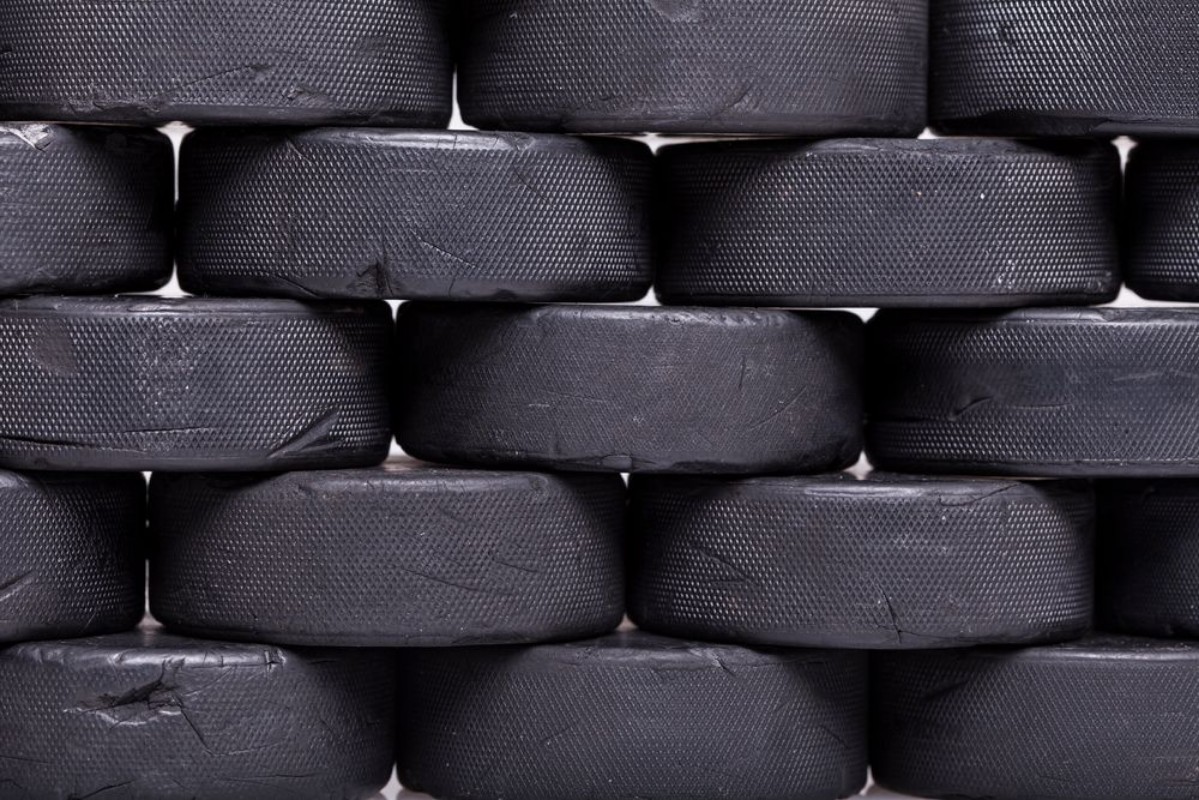 Afbeeldingen van Wall of Pucks