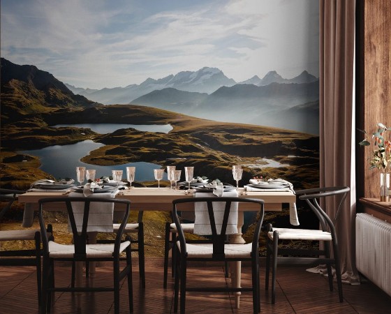 Picture of Lago di montagna allalba in autunno