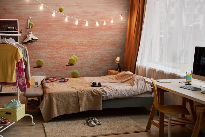 Picture of Tennis court  with balls