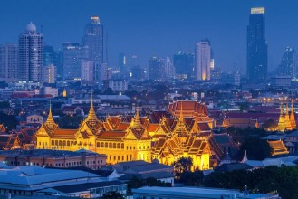 Afbeeldingen van Grand palace at twilight in Bangkok Thailand