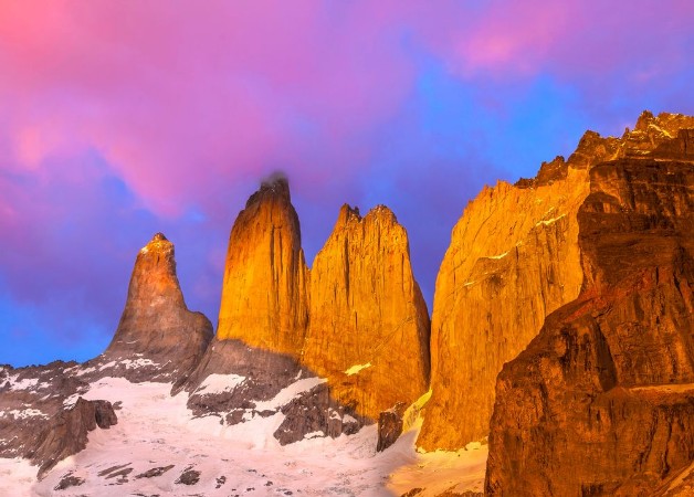 Afbeeldingen van Beautiful sunrise in Torres del Paine national park Patagonia Chile
