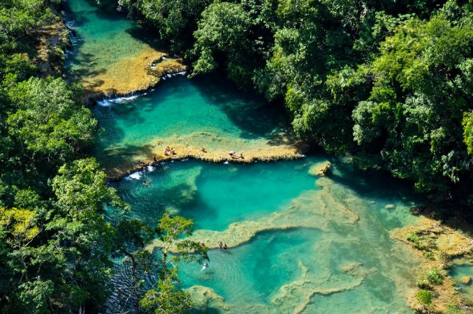 Afbeeldingen van Semuc Champey natural swimming pools Guatemala