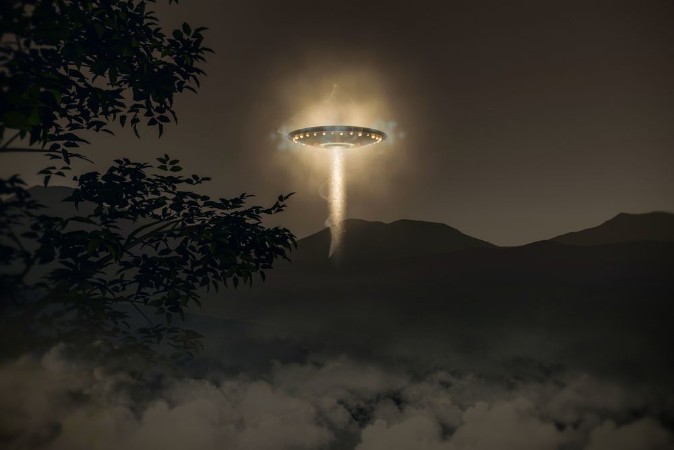 Ufo photowallpaper Scandiwall