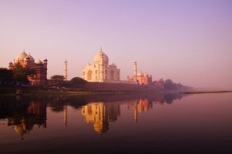 Immagine di Violet Taj Mahal