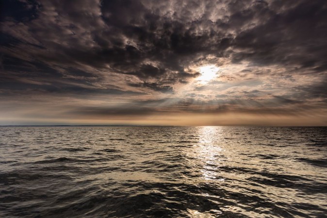 Beautiful seascape evening sea horizon and sky photowallpaper Scandiwall