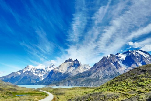 Image de Scenic view of Pehoe lake and mountains