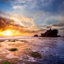 Afbeeldingen van Pura Tanah Lot at sunset Bali Island indonesia
