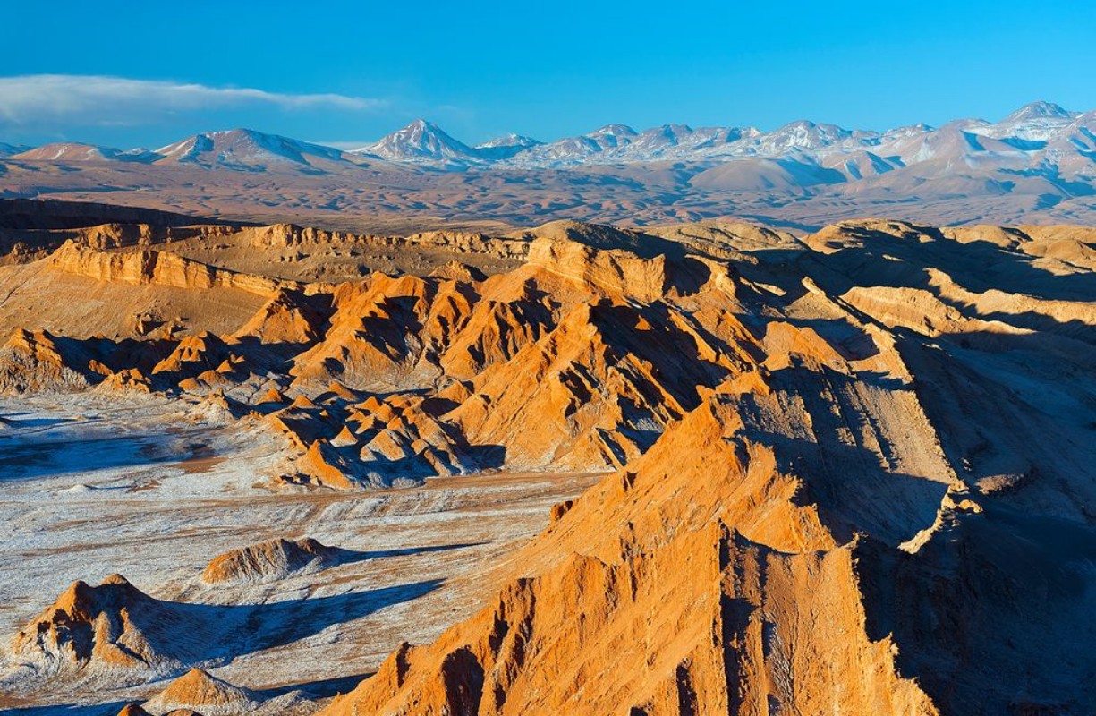 Image de Moon valley in Atacama desert at a dusk