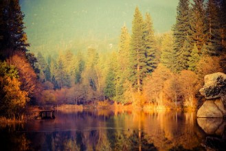 Imagen de Foggy Sunset at the Lake