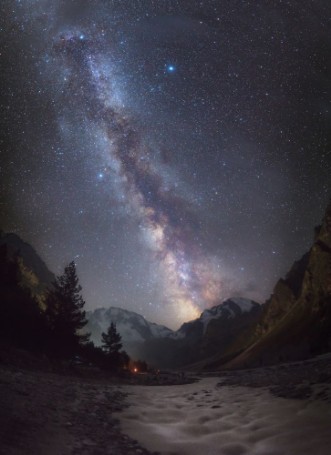 Milky way over mountains photowallpaper Scandiwall