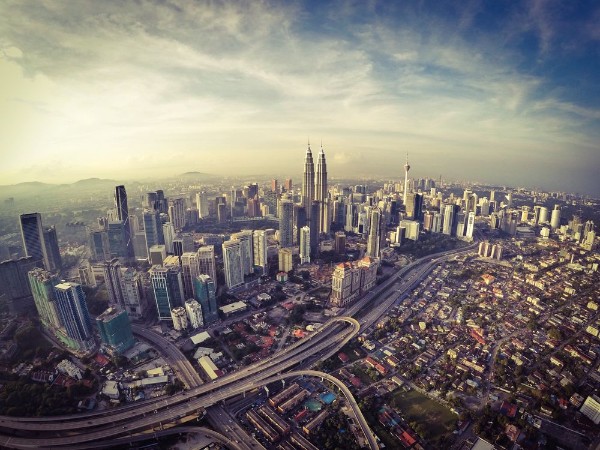 Afbeeldingen van Kuala lumpur city from aerial view