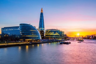 Picture of New London city hall at sunset