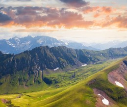 Slika Green caucasian mountains