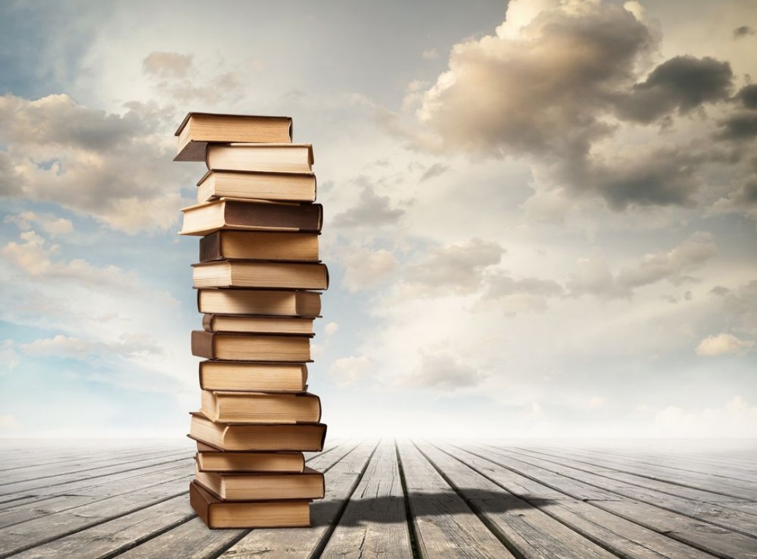 Image de Column of books