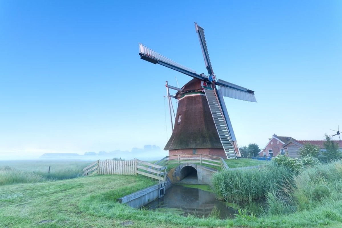 Image de Dutch windmill in morning